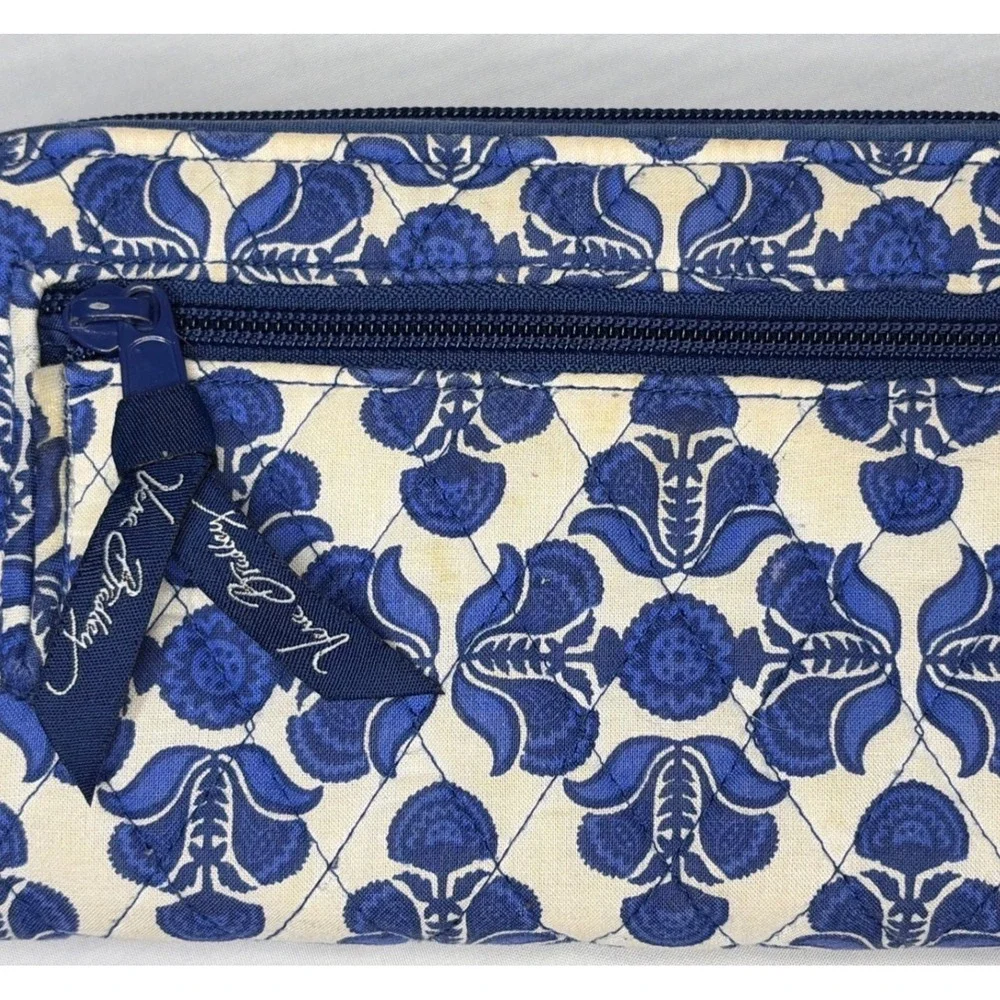 Vera Bradley Turnlock Wallet Blue White Floral Quilted Cotton Zip Around